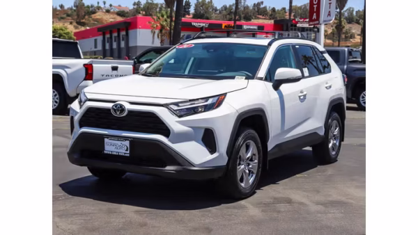 New 2024 Toyota RAV4 XLE FWD