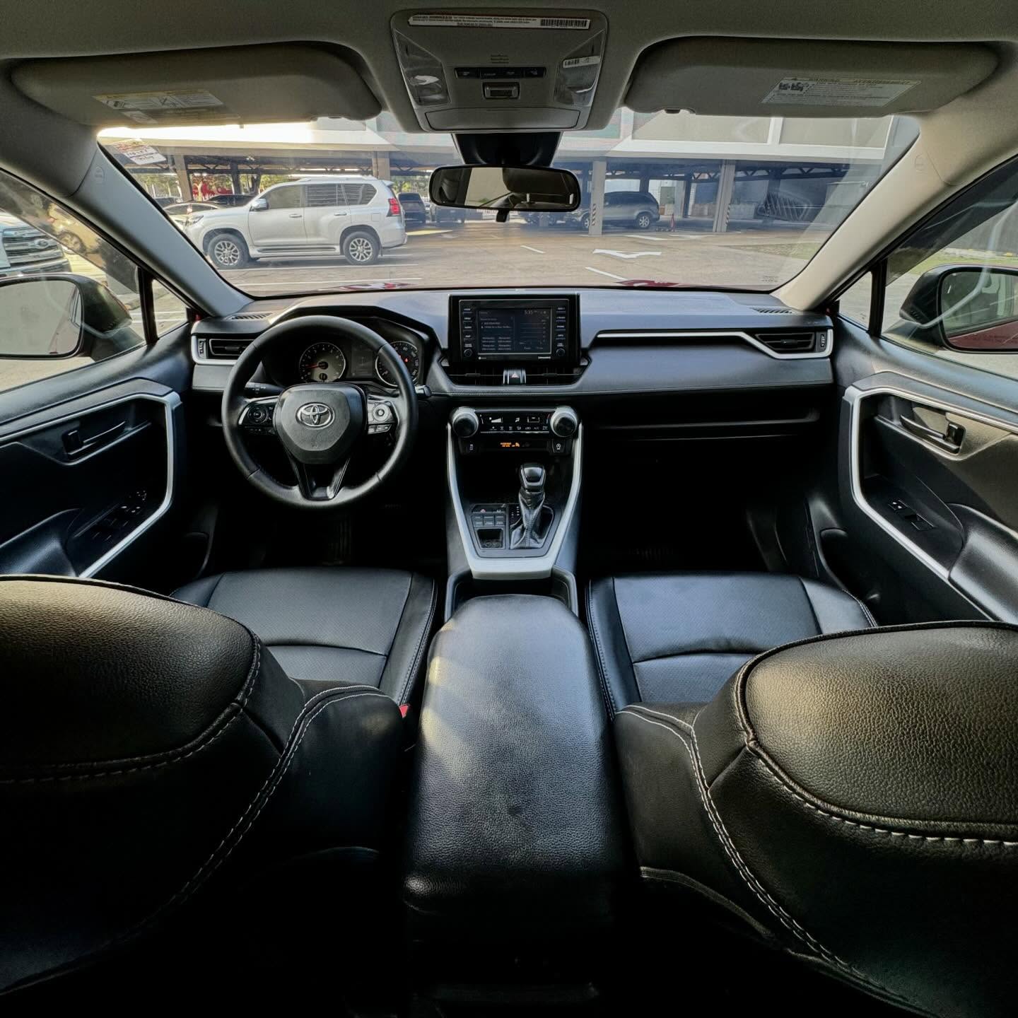 2021 Toyota Rav4 XLE AWD_136,000M