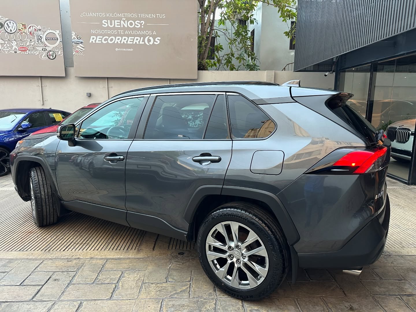 2021 Toyota Rav4 XLE AWD_136,000M