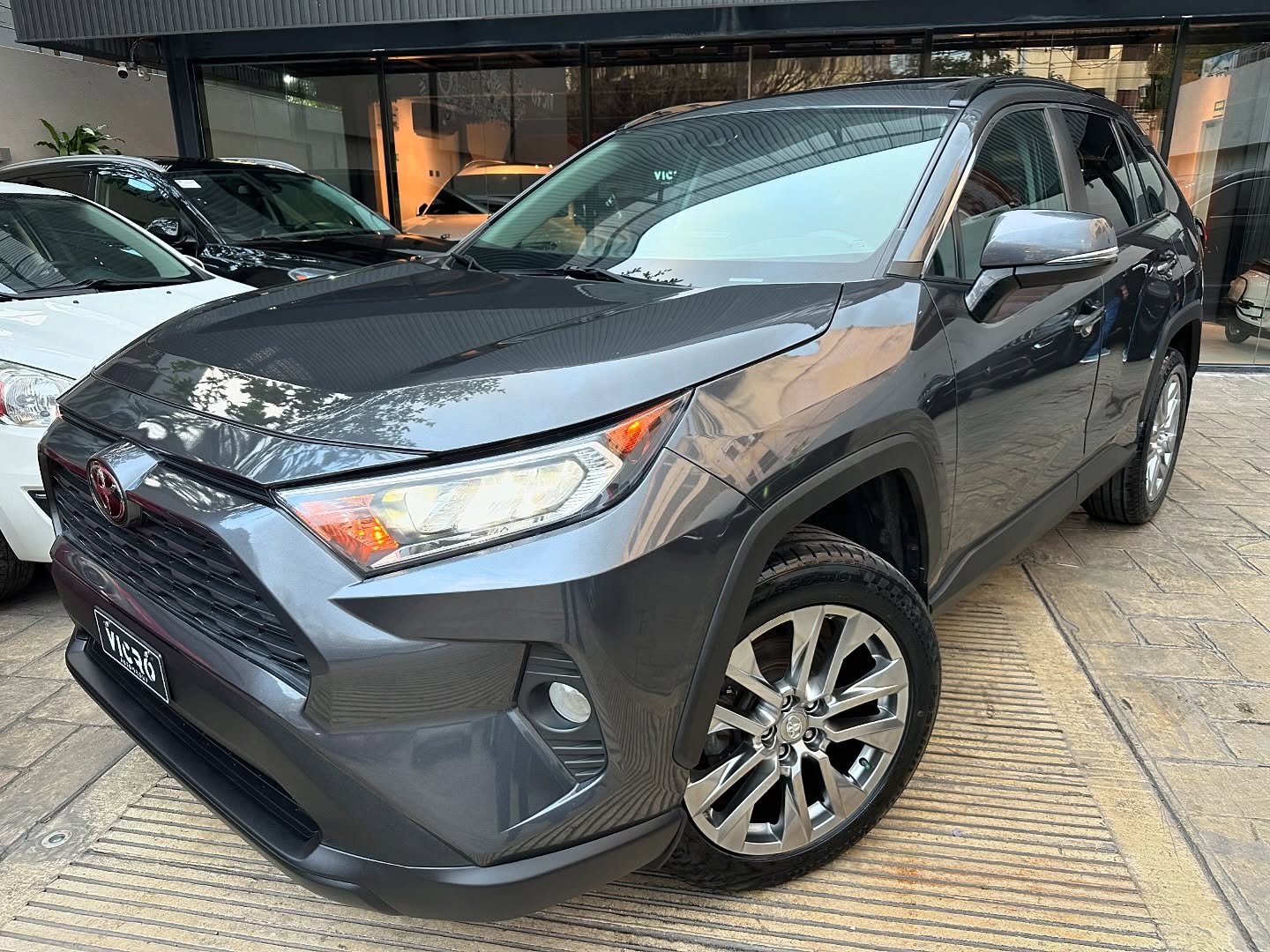 2021 Toyota Rav4 XLE AWD_136,000M