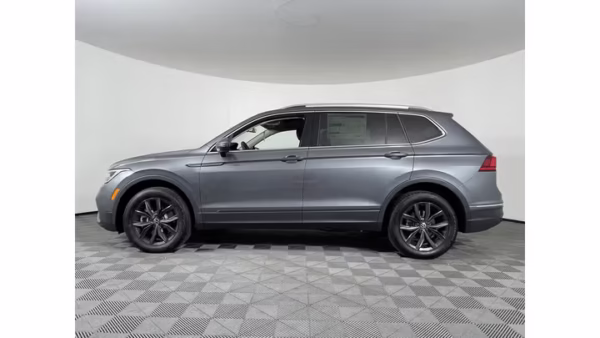 2024 Volkswagen Tiguan SE 4MOTION - Image 38