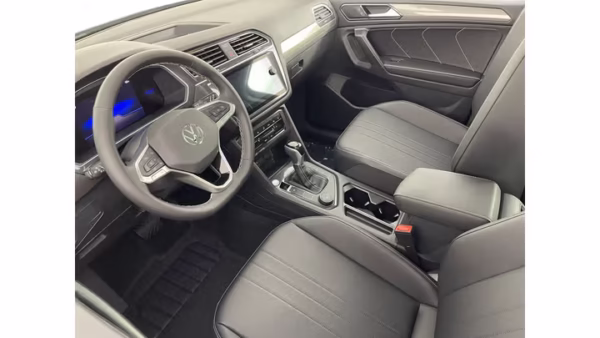 2024 Volkswagen Tiguan SE 4MOTION - Image 23