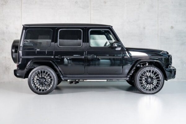 Mercedes-Benz AMG G63 2025 - Image 11