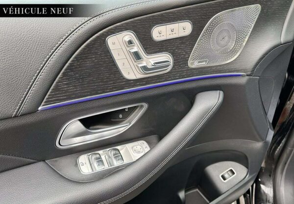 Mercedes-Benz-GLS-450-2025-11