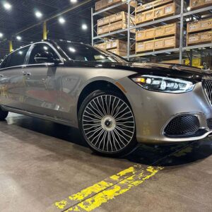 Mercedes-Maybach-S680-2025-10