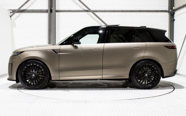 Land Rover Range Rover Sport SV P635 2024 - Image 16