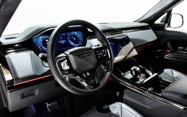 Land Rover Range Rover Sport SV P635 2024