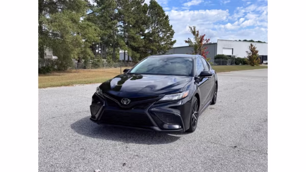 The 2024 Toyota Camry SE Automatic FWD