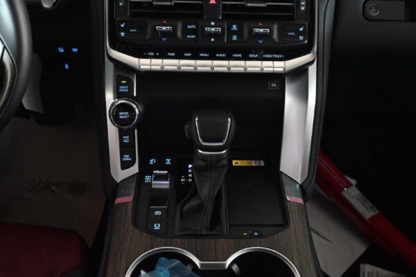 2024 Toyota Land Cruiser 300 VXR V6