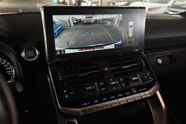 2024 Toyota Land Cruiser 300 VXR V6 - Image 5