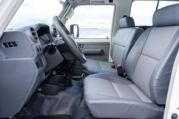 Used Toyota Land Cruiser HZJ78 4.2l diesel - Image 9