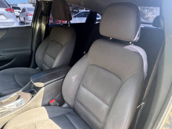 2019 Chevrolet Malibu LT - Image 8