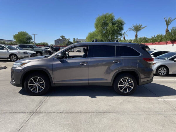 2019 Toyota Highlander XLE - Image 4