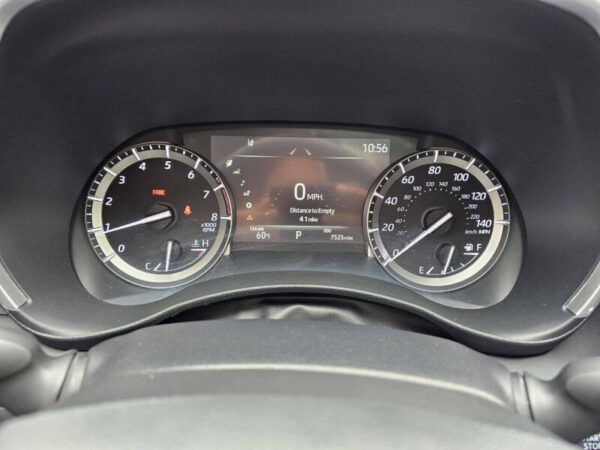 2022 Toyota Highlander XLE - Image 12