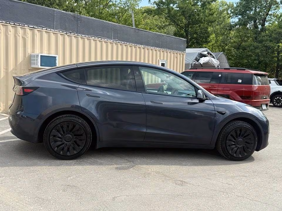 2023 Tesla Model Y AWD