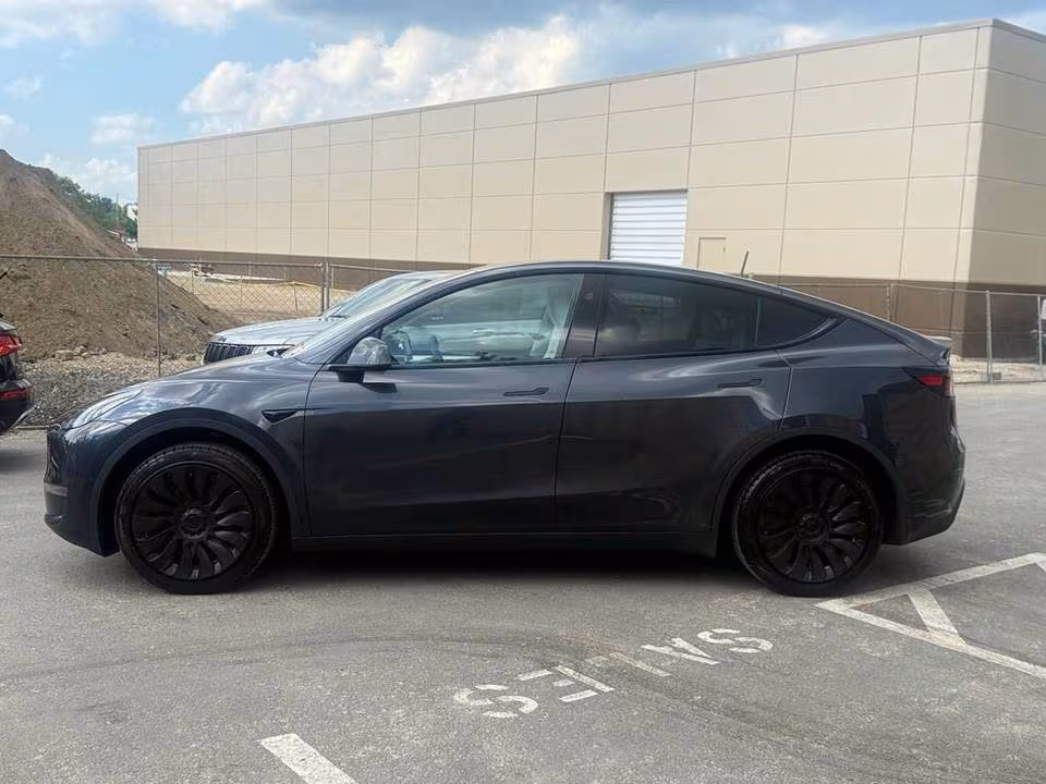 2023 Tesla Model Y AWD