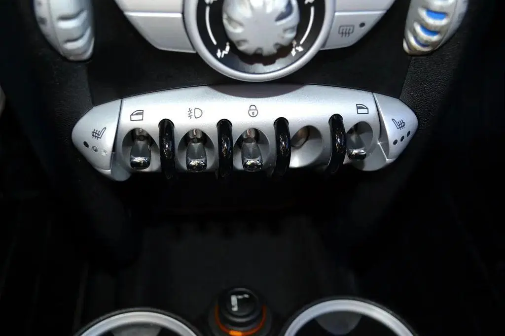 Used 2009 MINI Cooper S for Sale – Turbocharged Manual Hatchback - Clean Title - No Accidents