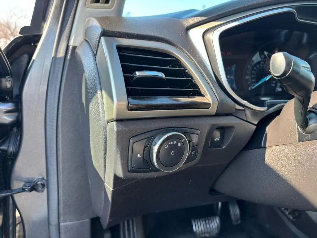 Used 2016 Ford Fusion SE