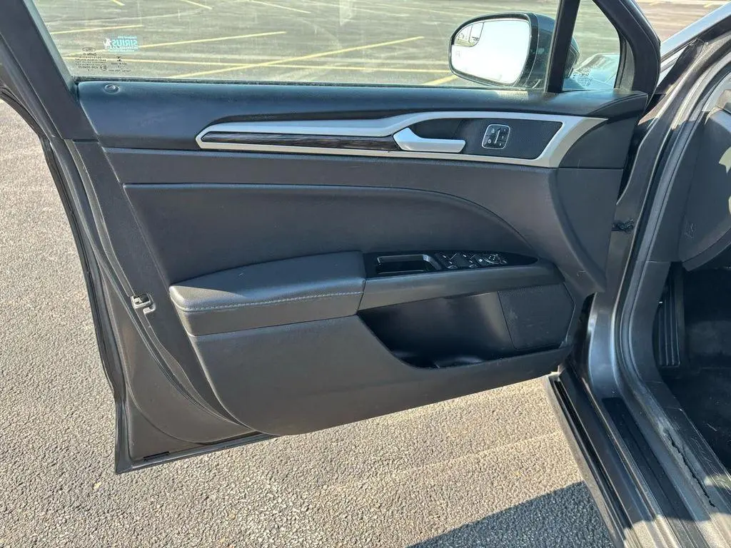 Used 2016 Ford Fusion SE