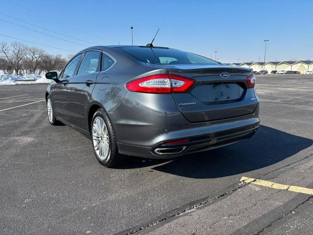 Used 2016 Ford Fusion SE