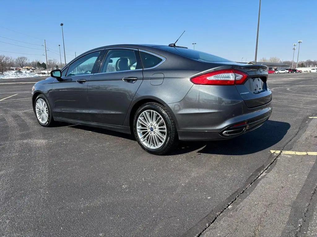 Used 2016 Ford Fusion SE
