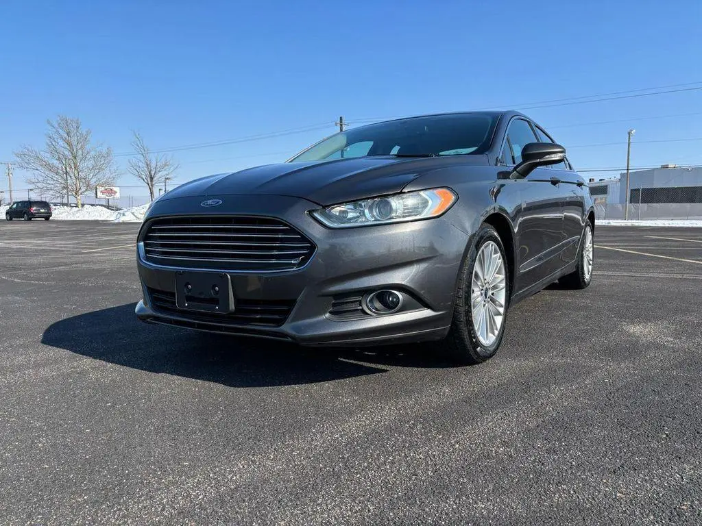 Used 2016 Ford Fusion SE