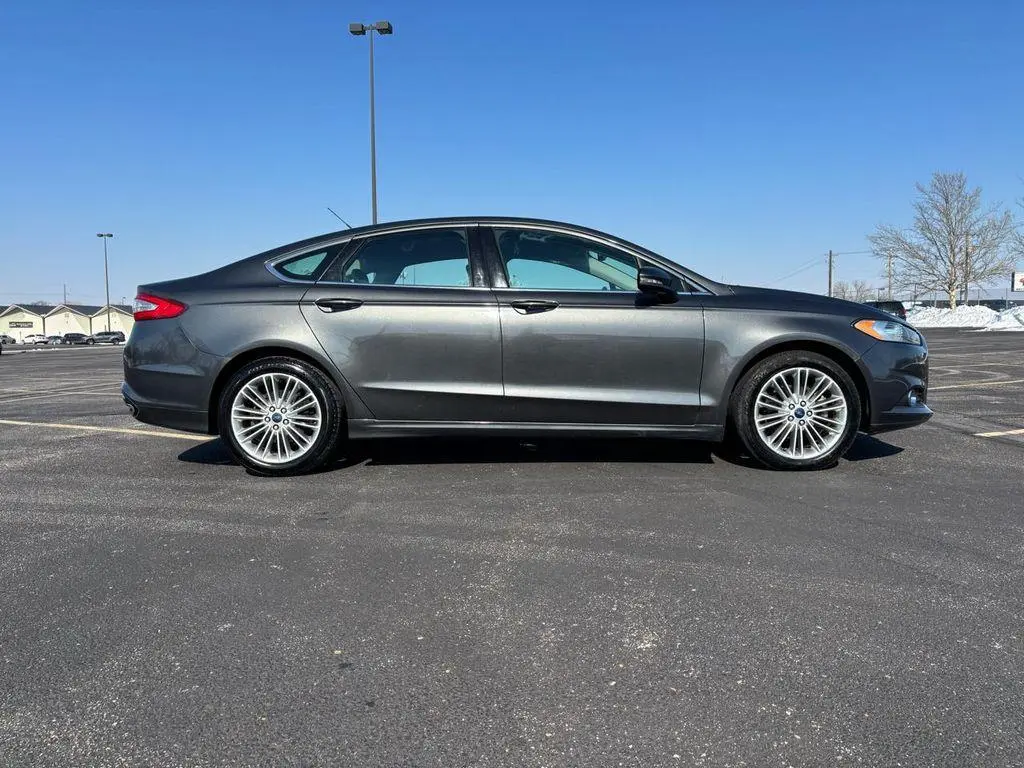 Used 2016 Ford Fusion SE