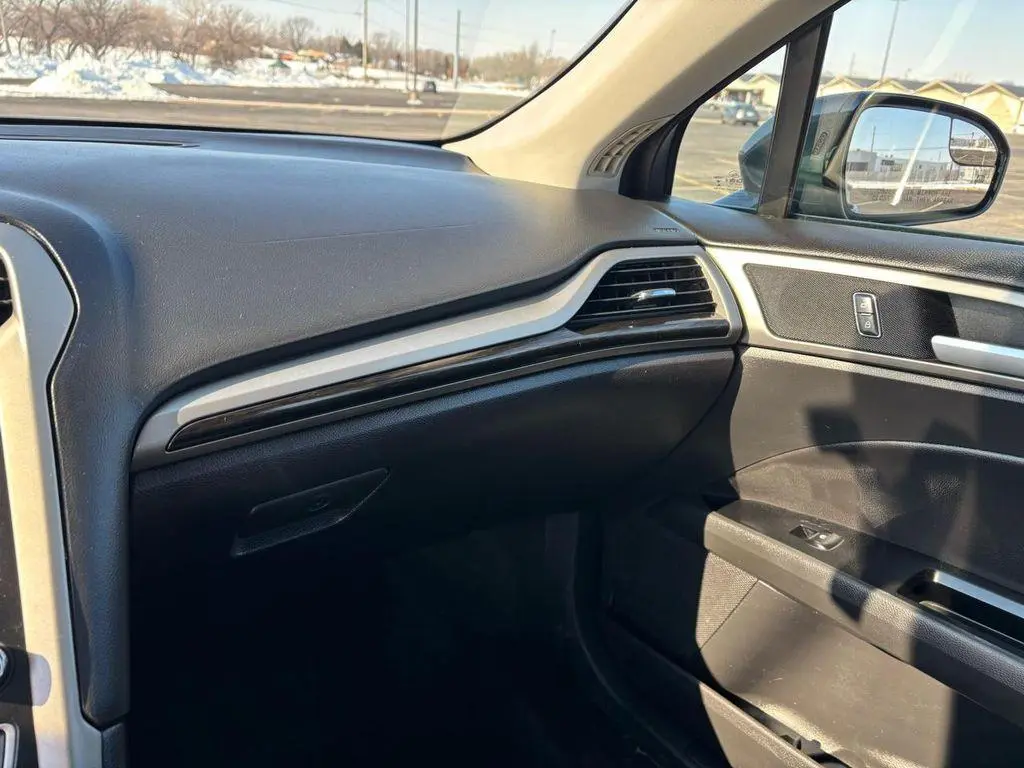 Used 2016 Ford Fusion SE