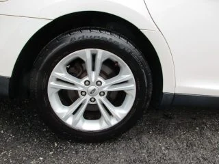Used 2014 Ford Taurus SEL – White – 111,784 Miles - Image 10